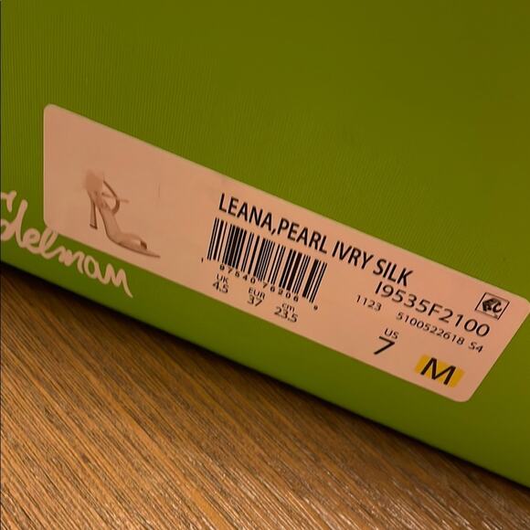 Leana Floral Strap Sandal NIB Dressy Perfection with Feminine Flair - Picture 9 of 10